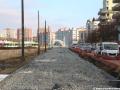 Tramvajové koleje jsou již položeny podél Werichovy ulice v takřka celé délce, pohled zpět ke smyčce Sídliště Barrandov. | 15.01.2022