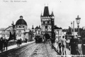Karlův most s elektrickou tramvají. | 1905