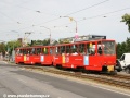K zastávce ŽST Vinohrady odbočuje na samostatné těleso souprava vozů T6A5 ev.č.7932+7931 na lince 5. | 14.7.2011