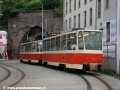 Souprava vozů T6A5 ev.č.7945+7946 vypravená na linku 9 míří do tunelu pod Bratislavským hradem. | 14.7.2011