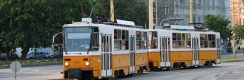 Souprava vozů T5C5K2 #4067+4024 vypravená na linku 56 odbočuje do zastávky Déli pályaudvar. | 27.6.2017