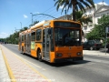 Na lince č. 30 bylo trolejbusů jako šafránu, ale na Via Roma se podařilo vyfotografovat vůz č. 637. Jedná se již o novější provedení s dveřmi obdobného mechanismu jako např. na našich vozech 14Tr. | 26.7.2010