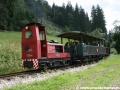 Motorová lokomotiva TU 24.901 přivezla do výhybny Šánské výletní vlak z Čierného Balogu. | 7.8.2010