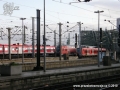 Köln Hbf, neděle dopoledne a přesto jezdí plno vlaků | 13.12.2009