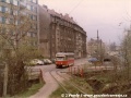 Slavnostně vyzdobený vůz T2 ev.č.8 se vydává na cestu do Jablonce, projíždí Mlýnskou ulicí na tehdy jednokolejný most | 23.4.1988