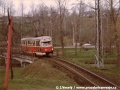 Přes betonový mostek u Kyselky, jenž se musel po letech upravovat pro provoz vozů T3R.PLF přejíždí slavnostně vyzdobený vůz T2 ev.č.8 | 23.4.1988