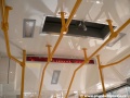 Vozem T3R.PLF ev.č.54 se kousek svezeme, abychom objevili zásadní rozdíl v interiérovém vybavení oproti pražským „wanám“. Druhý vnitřní transparent, kterým i cestujícím v zádní části vozu sděluje nejen informace o následující zastávce a číslu linky. | 17.8.2006