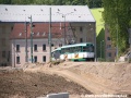 Souprava vozů T2R ev.č.19+18 opouští jednokolejný úsek a ve směru k zastávce Mlýnská najíždí na dvoukolejnou trať, kde jsou již koleje obou rozchodů. | 6.5.2011