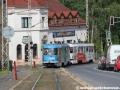 Jednokolejným úsekem tramvajové tratě se k Lékárně blíží souprava vozů T3m ev.č.58+62. | 23.8.2013