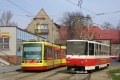 Na konečné stanici Litvínov - Citadela se podařilo setkání generací vozidel - T5B6 a Astra. | 15.4.2006