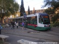 Piazza di Porta Maggiore, pětičlánková částečně nízkopodlažní tramvaj FIAT Cityway Roma I obsluhuje své poslední cestující na zkráceném kurzu linky č. 19. | duben 2010