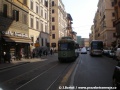 Via Gioberti, tramvajový vůz TAS Stanga směřuje k terminálu Stazione Termini. Jak je ze snímků patrné, tvoří terminál v zásadě jedna velká (ve skutečnosti trojitá) bloková smyčka se spoustou ostrých oblouků (trať jako stvořená pro nové tramvaje s pevnými podvozky) (duben 2010)