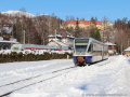 Setkání „malé“ a „velké“ železnice v Tatranské Lomnici reprezentované elektrickou jednotkou TEŽ 425.962-8 a motorovou jednotkou 840.006-1. | 29.1.2012