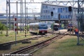 Cestou do depa TEŽ v Popradu souprava jednotek 425 951-1+425 954-5 překonává v prostoru železniční stanice Poprad-Tatry koleje standardního rozchodu. | 30.6.2017
