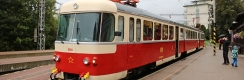 Jednotka EMU 898.0009 vyčkává ve Starém Smokovci na první koleji, určené standardně běžným spojům TEŽ do Tatranské Lomnice, na odjezd. | 22.9.2018