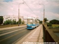 Souprava vozů 105NRW ev.č.2263+2264, přestavěná z původních vozů 105N, vozy jsou po rekonstrukci nazývané Bulwy, přejíždí po mostě Warszawskim | 5.7.2005
