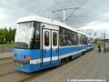 Souprava vozů Konstal 105NWr s vlečným vozem ev.č.2349 na lince 2 stanicuje v zastávce Urząd Wojewódzki. | 20.7.2011