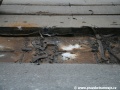 Zkrabatělá geotextilie pod odstraněnými velkoplošnými panely BKV | 27.7.2010