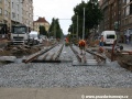 Na křižovatce se Zelenou ulicí zatím končí koleje. | 4.7.2011
