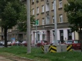 I na rekonstruované trati se objevuje pražská obnovená premiéra v podobě železobetonových sloupů trolejového vedení. | 13.8.2011