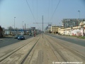 Tramvajová trať se přibližuje k zastávkám Podkovářská.