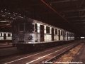 Část budoucí muzejní soupravy metra - již neprovozní vozy Ečs ev.č.1084+1085 odstavené v depu Kačerov pouhé dva dny před definitivním ukončením provozu tohoto typu | 27.6.1997