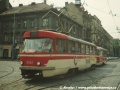 V křižovatce Otakarova byla zachycena souprava cvičných vozů T3 ev.č.5507+5514. Zatímco zadní vůz ev.č.5514 byl do flotily školních tramvají zařazen právě v roce 1997, velmi sešlý vůz ev.č.5507 má svoji službu již téměř za sebou - v roce 1997 jej čeká vyřazení | 20.8.1997