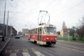 Vůz T3SUCS #7224 patřil k několika tramvajím, na které bylo v 90. letech doplněno tlačítkové otevírání dveří. Na snímku se nachází na lince 14 v zastávce Vosmíkových ve směru do centra. | 31.10.1998
