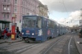 Na lince 8 zastavila v zastávce Těšnov tramvaj KT8D5 ev.č.9004 s dlouhodobou celovozovou reklamou Lux. Nutno podotknout, že v tomto místě se kromě typu vozu a linky vlastně za dvacet let nic nezměnilo. | 7.11.1998