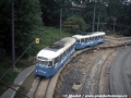 Snímek pořízený o několik sekund dříve, souprava T2R ev.č.24+25 po odjezdu ze zastávky Janův důl teprve vjíždí pod železniční viadukt. | 26.8.1998