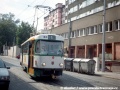 Vůz T3m ev.č.55 najíždí na linku 1 přes kolejovou spojku v Tatranské ulici, jednu z mála provozovaných kolejových konstrukcí vybavených pouze rozchodem 1435 mm. | 18.8.1998