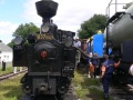 Parní lokomotiva je pěkný pijan vody, proto se v Kunžaku musí improvizovaně doplňovat z cisterny | 31.7.2007