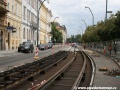 Práce na zřizování kolejí se nyní přesunuly zejména do oblouku u zastávky Karlovy lázně. | 24.7.2011