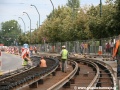 Práce na zřizování kolejí se nyní přesunuly zejména do oblouku u zastávky Karlovy lázně. | 24.7.2011