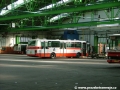Hala garáže Dejvice s odstavenými autobusy. | 16.9.2004