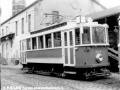 Motorový vůz ev.č.2249 dodaný Ringhofferovými závody v roce 1930 a vyřazený v roce 1974 procházel ještě v roce 1971 prohlídkou v Ústředních tramvajových dílnách Rustonka, na snímku je zachycen odstavený u kolejové spojky před budovou kotelny, spojky, která zůstala na místě zachována ještě v roce 2007.... | 17.2.1971