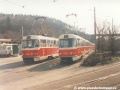 Soupravy vozů T3 ev.č.6539+6542 a ev.č.6321+6323 odstavené ve smyčce Nádraží Braník. | 5.3.1997