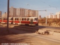 Souprava vozů T3 ev.č.6592+6593 klesá během slavnostní jízdy rozestavěnou Plzeňskou ulicí k zastávce Hlušičkova, nesoucí tehdy jméno Háje | 26.10.1988