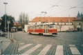Během výluk se na lince 12 občas objevily i sólo vozy. Například vůz T3 #6805 zachycený na Malostranské. | 18.11.2001