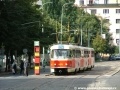 Souprava vozů T3 ev.č.6870+6945 vypravená na linku 24 stanicuje v zastávce tehdy ještě zvané Oblouková, dnešní Bohemians. | 20.8.2006