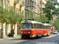 K zastávce Vinohradská vodárna míří Korunní ulicí souprava vozů T3 ev.č.6918+6945 vypravená na výlukovou linku 30. | 24.7.2006
