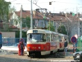 Souprava vozů T3SUCS ev.č.7024+7025 vypravená na linku 26 manipuluje v horním výjezdu vozovny Strašnice. | 28.4.2004