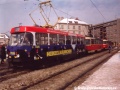 Souprava vozů T3SUCS ev.č.7028+7029 vypravená na linku 26 stanicuje v zastávce Strašnická. | 8.3.1993