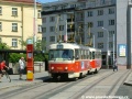 Souprava vozů T3SUCS ev.č.7039+T3 ev.č.6705 vypravená na linku 26 stanicuje v zastávce Strašnická. | 29.5.2004