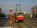 Souprava vozů T3SUCS ev.č.7058+7059 vypravená na linku 22 stanicuje v zastávce Malý Břevnov. | 24.4.2007