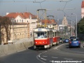 Ke křižovatce Prašný most stoupá po novém mostě přes železniční trať souprava vozů T3SUCS ev.č.7133+7167 vypravená na linku 26. | 15.10.2011