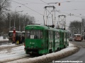 Souprava vozů T3SUCS ev.č.7141+7140 vypravená na linku 1 stoupá během sněhové kalamity od křižovatky Sirotčinec do zastávky Vozovna Střešovice | 11.1.2010