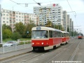 Souprava vozů T3SUCS ev.č.7142+7143 vypravená 18 stanicuje v zastávce Červený Vrch, na troleji se ještě skví pracovní trolejový kontakt na ovládání výhybky. | 8.10.2005