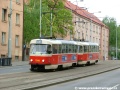 Souprava vozů T3SUCS #7248+7249 vypravená na linku 9 klesá od Kotlářky ke Kavalírce. | 2.5.2004