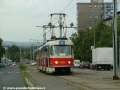 Souprava vozů T3M ev.č.8058+8069 vypravená na linku 4 míří k zastávce Sídliště Hloubětín. | 26.7.2004
